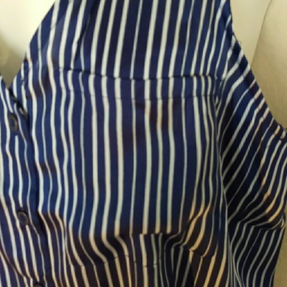 Satin open back Striped button up tank - Picture 6 of 7